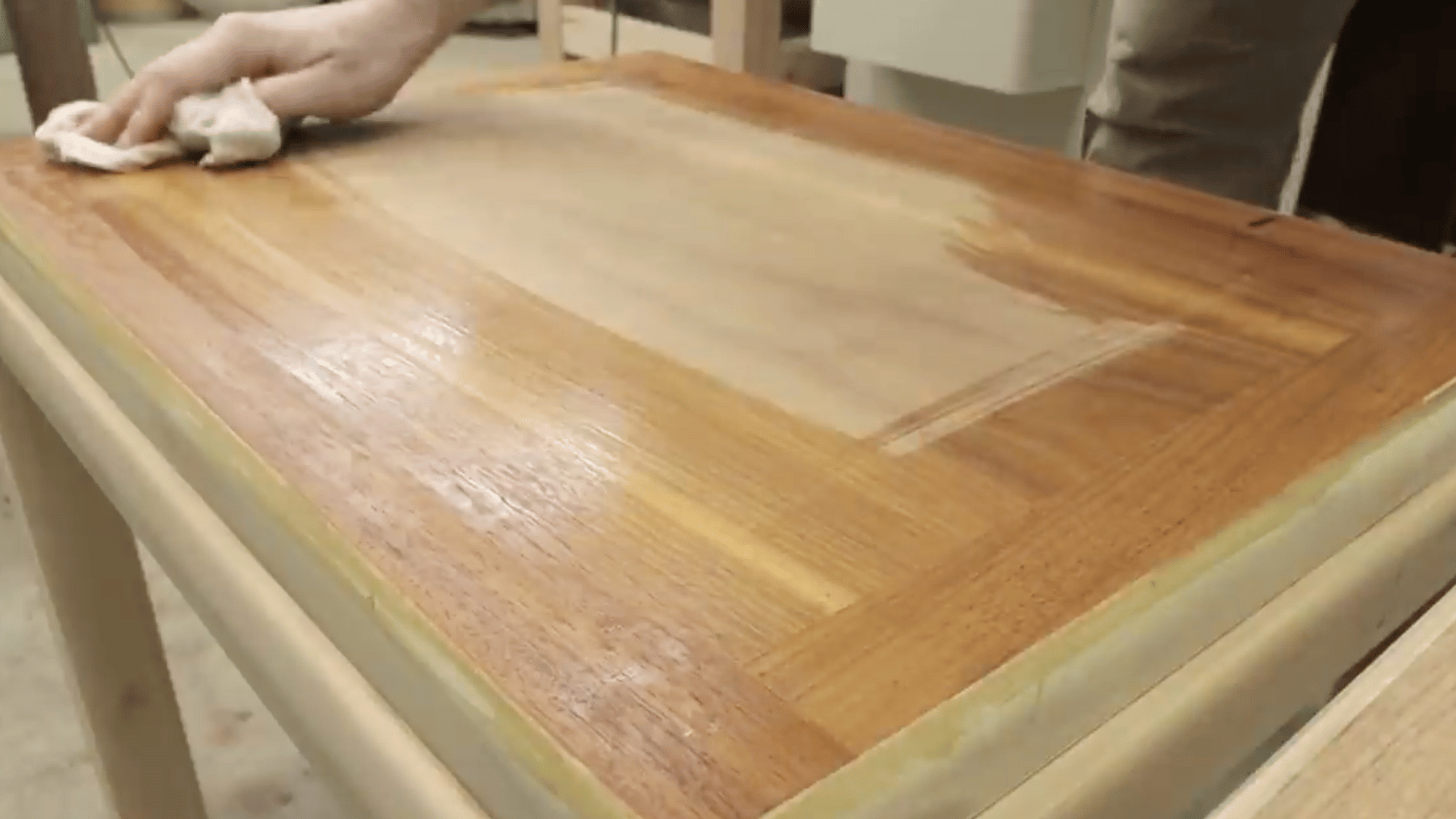 apply the wood stain